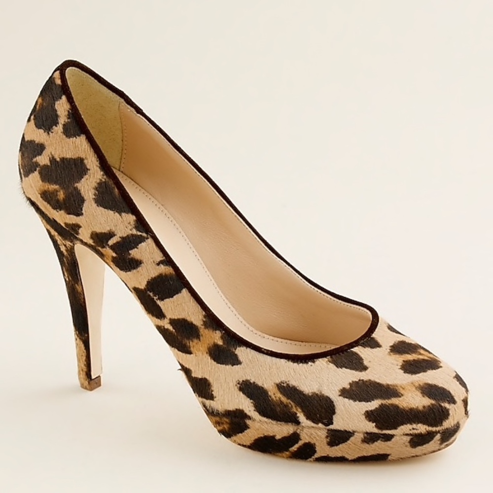 HOT DEAL. VINTAGE LEOPARD PRINT PUMP Leather Upper Leather Sole